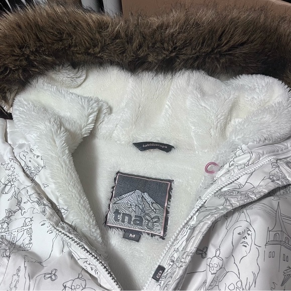 Aritzia TNA Kaleidoscope Hooded Jacket Graphic Medium White - Picture 7 of 10
